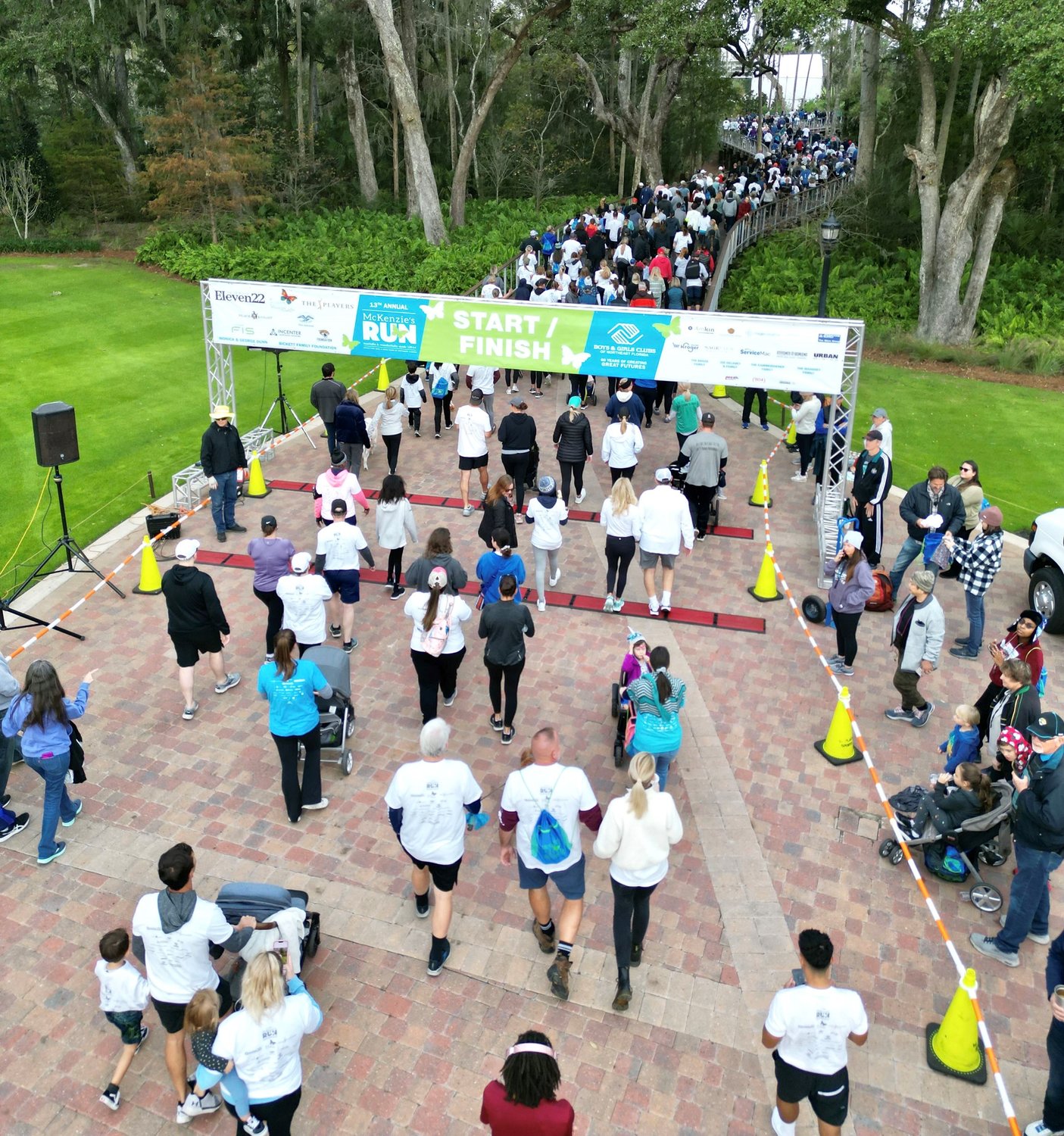 More than 1,100 runners and walkers gathered Nov. 19 at TPC Sawgrass for the 13th Annual McKenzie’s Run to help Boys & Girls Clubs of Northeast Florida raise $400,000 through the Great Futures Weekend.